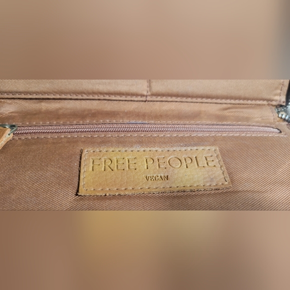 FREE PEOPLE Distressed Vegan Wallet Wristlet Brown NWOT - Picture 7 of 9